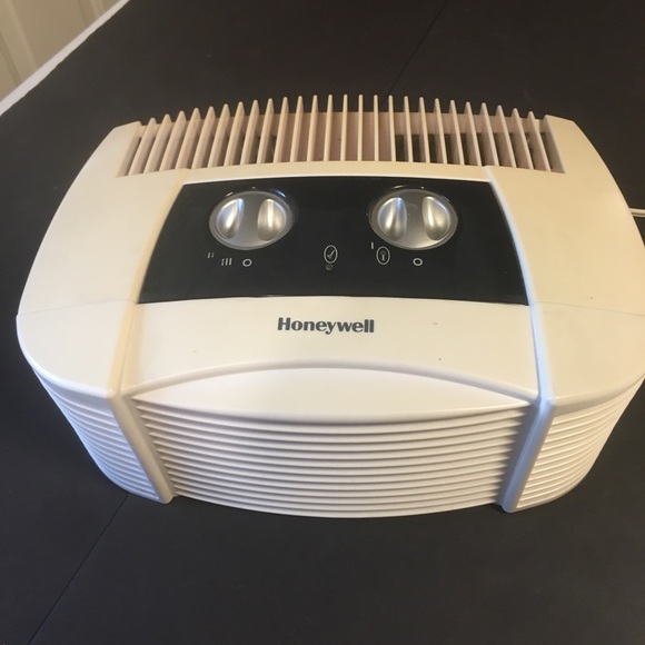 Honeywell Other Honeywell Hepaclean Air Purifier 620 Table Top